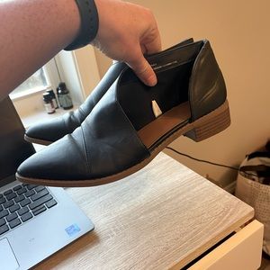 Black dress shoes
